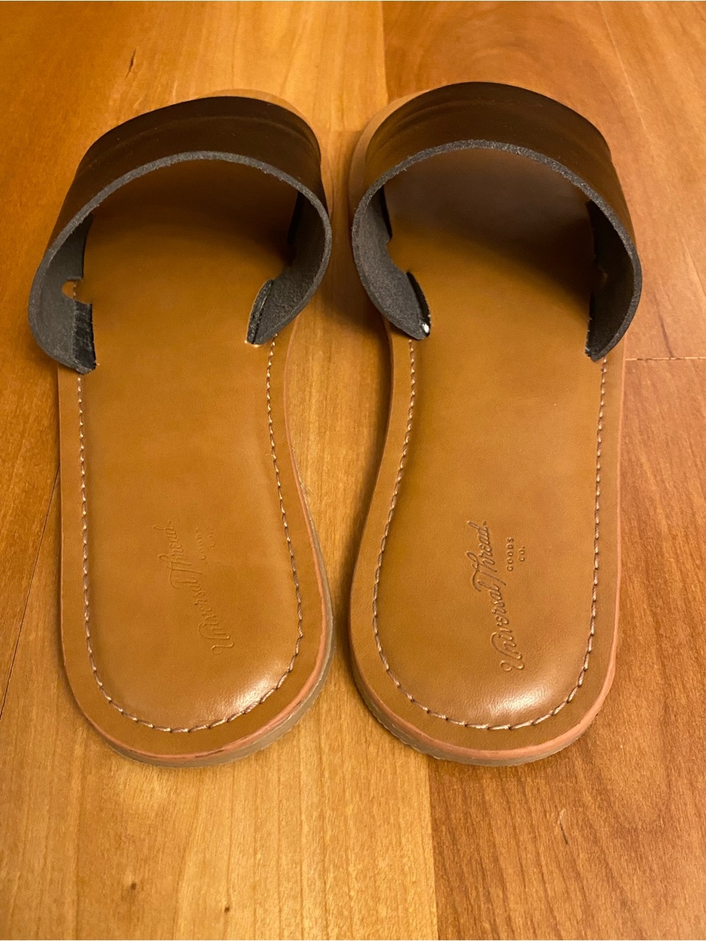 Universal Thread Slide Sandals - Picture 4 of 5
